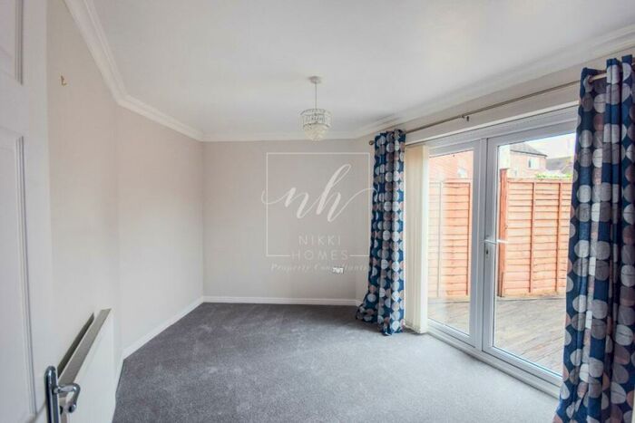 3 Bedroom Terraced House For Sale In Lloyds Way, Stratford-upon-Avon, CV37