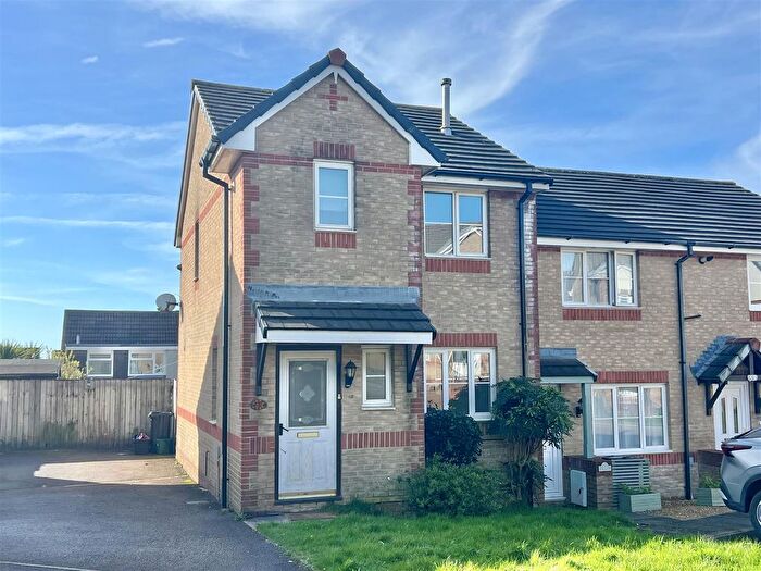 3 Bedroom Semi-Detached House For Sale In Larcombe Road, St. Austell, PL25