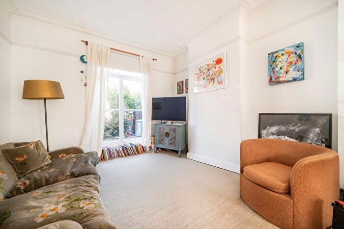3 Bedroom Terraced House For Sale In De Beauvoir Road, De Beauvoir, N1