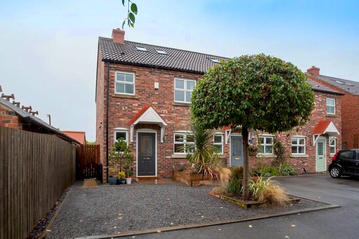 3 Bedroom End Of Terrace House For Sale In Harriers Croft, Dalton, Thirsk, YO7