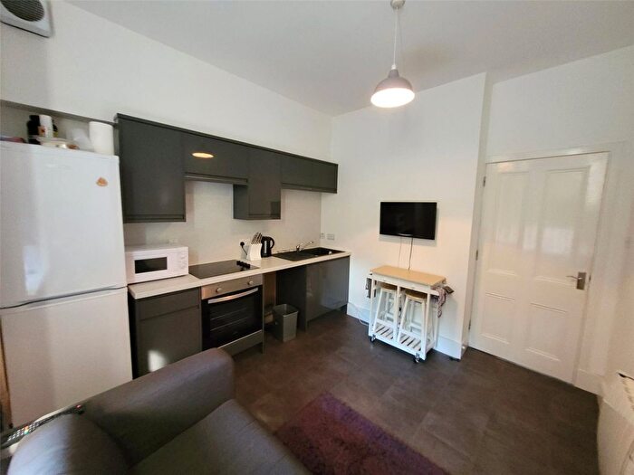 1 Bedroom Flat To Rent In Irvine Place, City Centre, Aberdeen, AB10