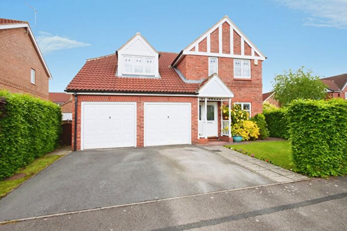 4 Bedroom Detached House For Sale In Pentire Close, York, YO30