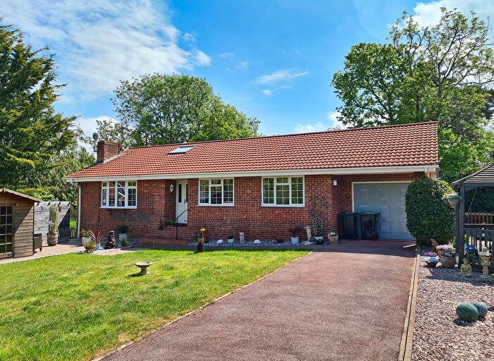 3 Bedroom Bungalow For Sale In Shepherds Road, Bartley, SO40