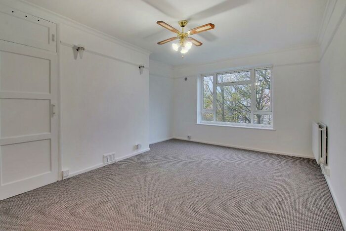 3 Bedroom Flat To Rent In Horton Road, Brighton, East Sussex, BN1