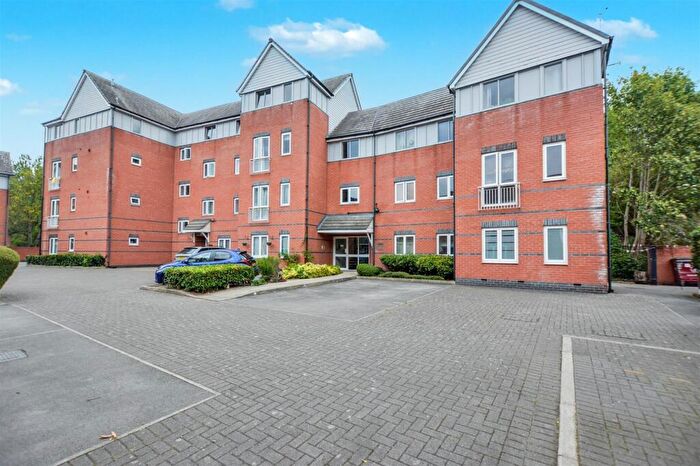 2 Bedroom Apartment For Sale In Thornfield Square, Long Eaton, NG10
