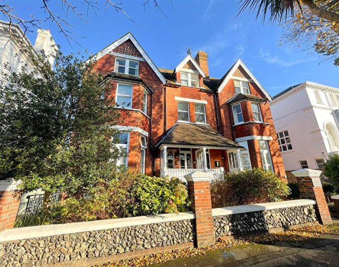 3 Bedroom Flat To Rent In Devonshire Place, Eastbourne, BN21