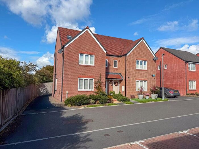 4 Bedroom Semi-Detached House For Sale In Roger Croft Drive, Thatcham, RG19
