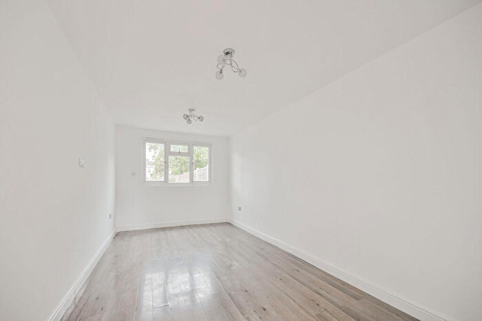 5 Bedroom Detached House To Rent In Vicarage Road, Leyton, Leyton, London, E10