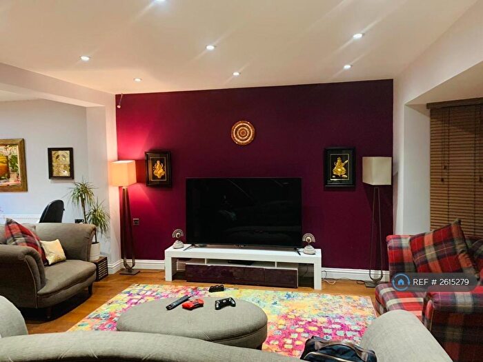 5 Bedroom Semi-Detached House To Rent In Ninesprings Way, Hitchin, SG4