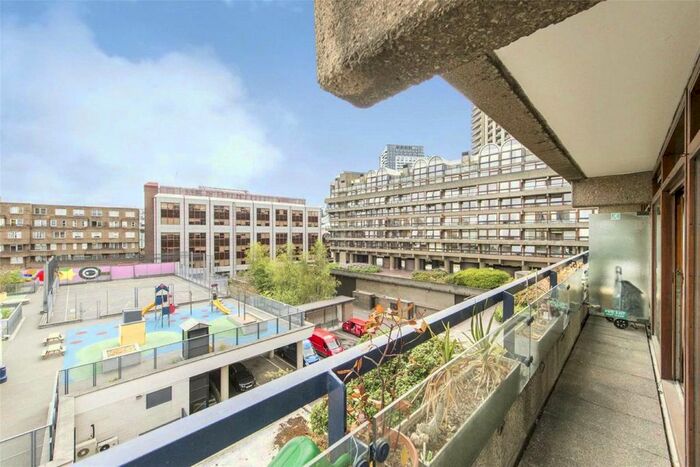 Studio To Rent In Barbican, London, EC2Y