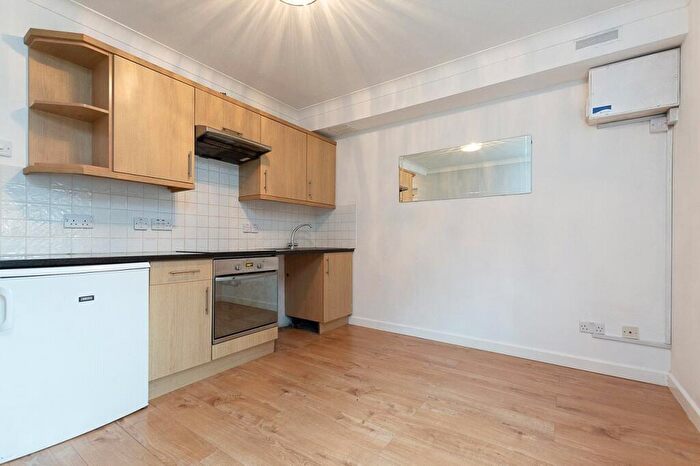1 Bedroom Maisonette To Rent In Ardrossan Gardens, Worcester Park, Surrey, KT4