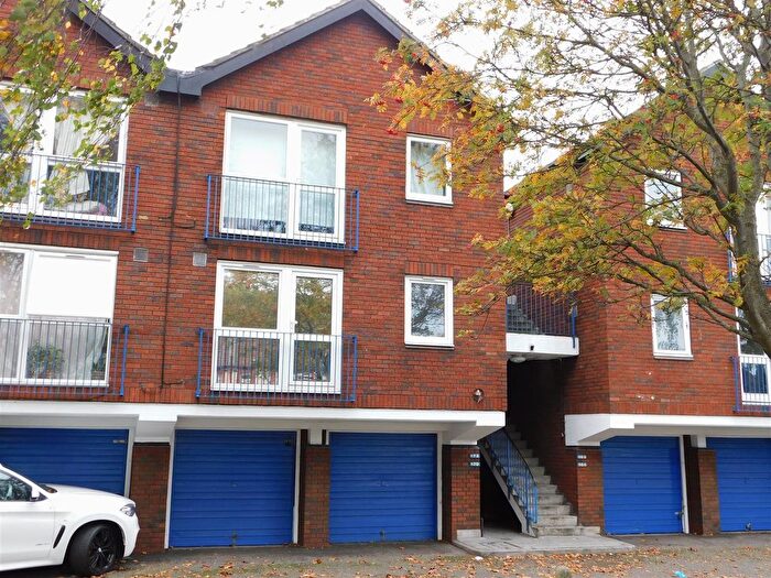 1 Bedroom Flat To Rent In Whitehorse Lane, London, SE25