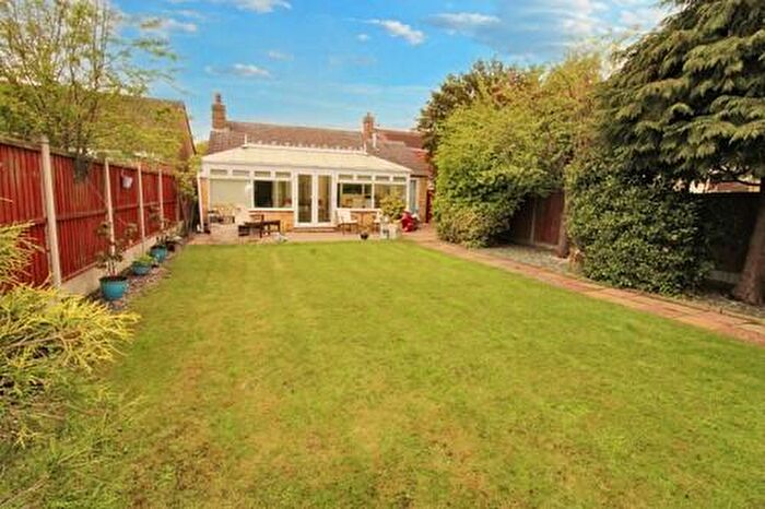 2 Bedroom Bungalow For Sale In Lambourne Road, Chigwell, IG7