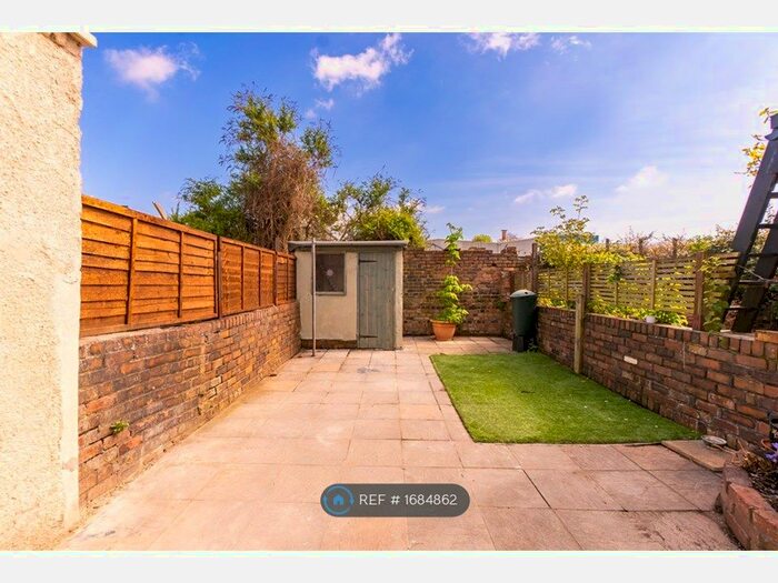 3 Bedroom Terraced House To Rent In Saxon Road, Bristol, BS2