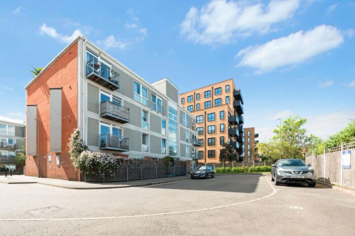 1 Bedroom Flat For Sale In Brownell Place, London, W7