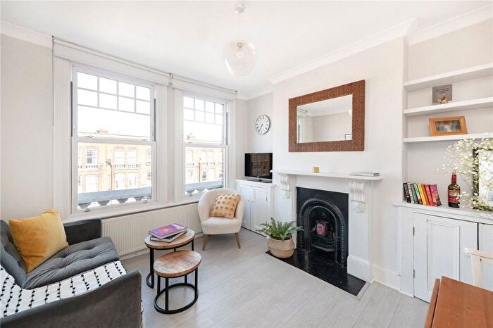 2 Bedroom Flat To Rent In Queenstown Road, Battersea, SW8