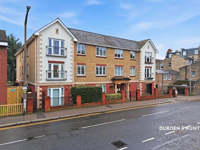 2 Bedroom Apartment For Sale In Victoria Road, Pegasus Court Victoria Road, IG9