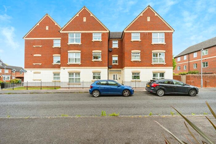 2 Bedroom Flat For Sale In Alder Road, Weston Turville, Aylesbury, HP22