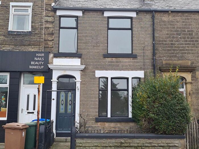 3 Bedroom Property To Rent In Shaw Road, Newhey, Rochdale, OL16