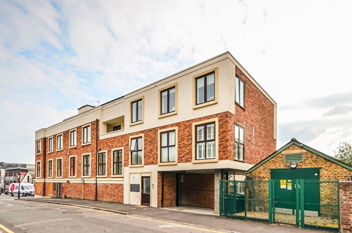 2 Bedroom Flat For Sale In Suffolk Road, South Norwood, London, SE25