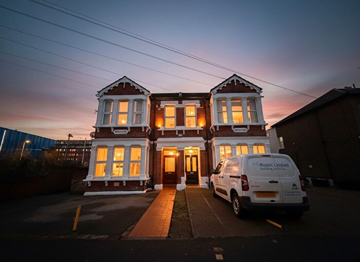 1 Bedroom Studio To Rent In Eastern Road, Romford, RM1