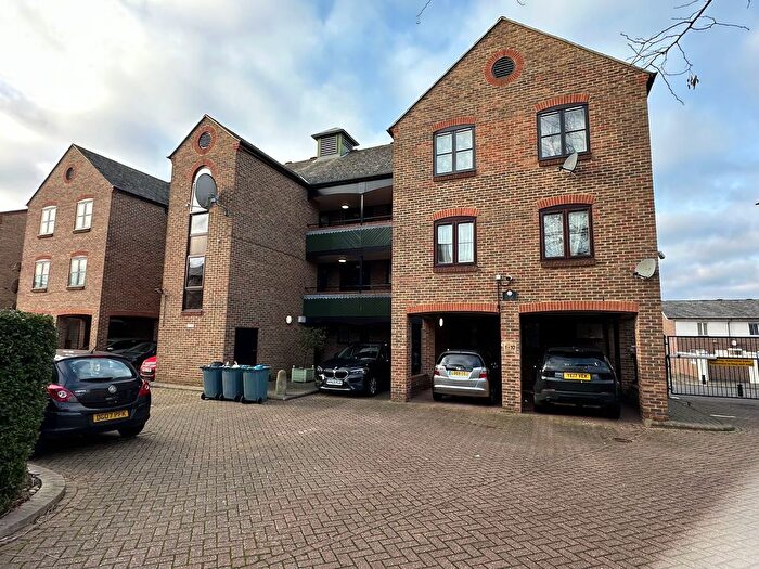 1 Bedroom Flat To Rent In Plymouth Wharf, London, E14
