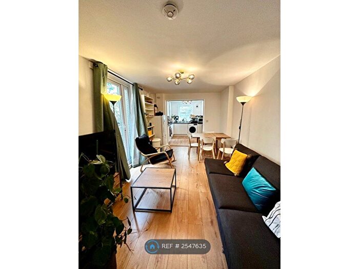 4 Bedroom Flat To Rent In Kyverdale, London, N16