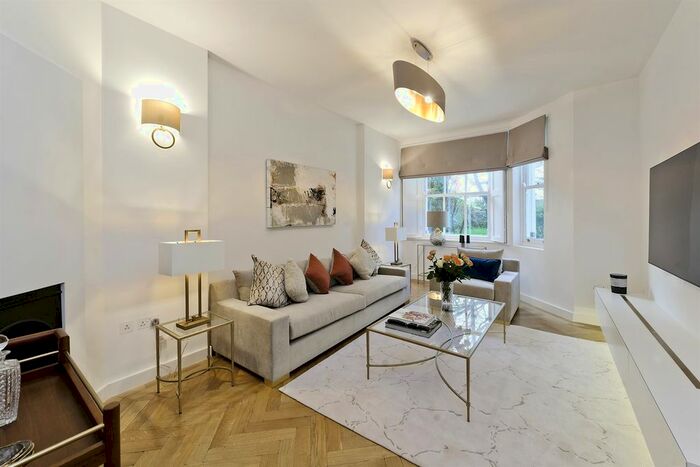 2 Bedroom Flat To Rent In Holland Park, London, W11