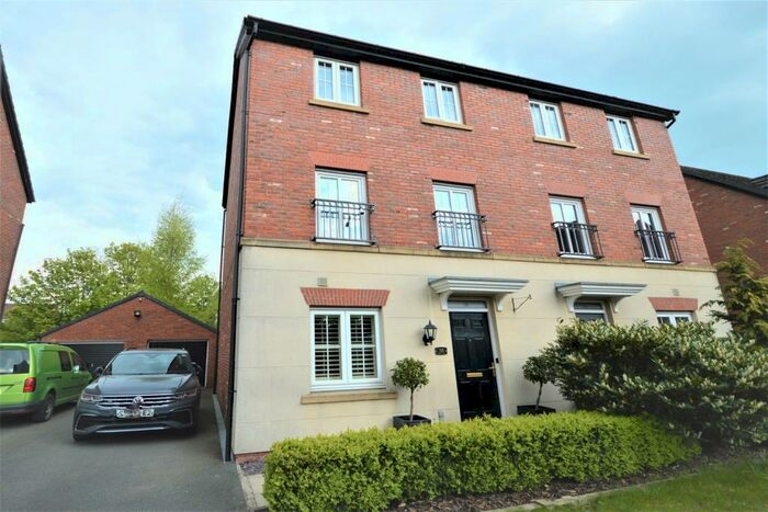 4 Bedroom Town House To Rent In Regency Walk, Middlewich, CW10