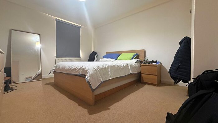 2 Bedroom Flat To Rent In Lower Burlington Road, Bristol, BS20