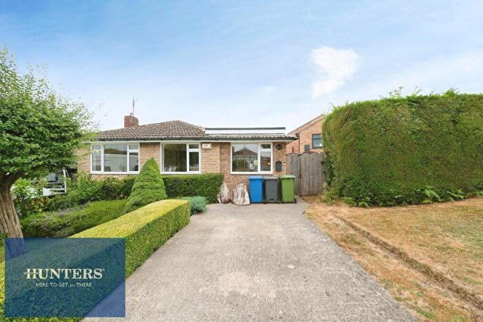 2 Bedroom Detached Bungalow For Sale In Lindale Road, Dunston, Chesterfield, S41