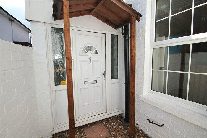 1 Bedroom Flat To Rent In East Street, Epsom, Surrey, KT17