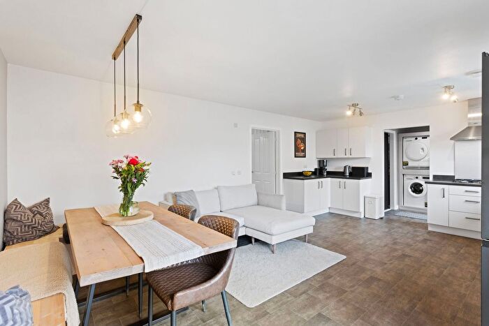 4 Bedroom Detached House For Sale In East Kip Walk, Murieston, Livingston, EH54