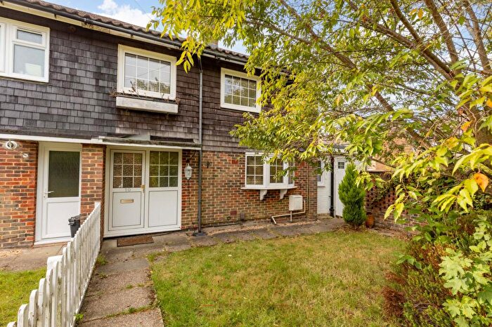 3 Bedroom End Of Terrace House For Sale In Holly Close, Crawley, RH10