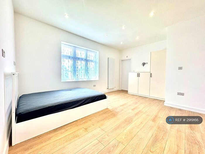 Studio To Rent In Harrow View, Harrow, HA1