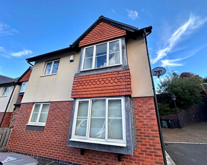 2 Bedroom Flat To Rent In Pentre Wech, Conwy, LL32
