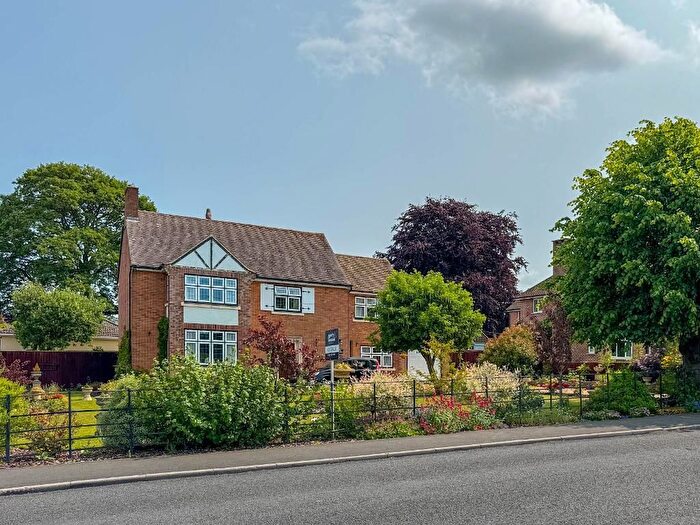 4 Bedroom Detached House For Sale In Victoria Road, Trowbridge, Wiltshire, BA14