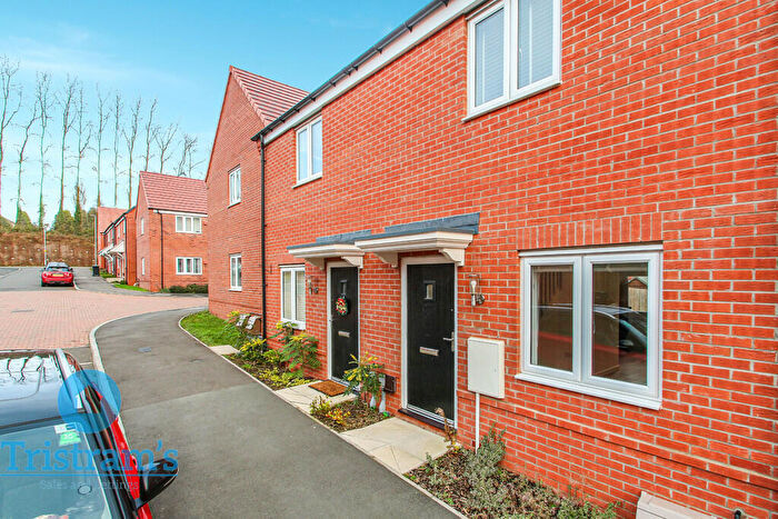 2 Bedroom Town House To Rent In Nicholson Close, Redhill, NG5