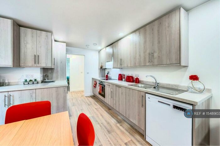4 Bedroom Flat To Rent In Greenhill Road, Winchester, SO22