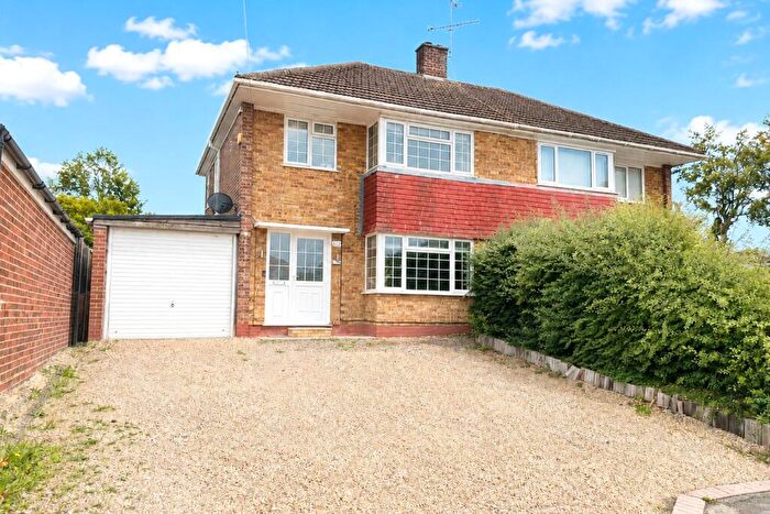 3 Bedroom Semi-Detached House For Sale In Chiltern Close, Farnborough, Hampshire, GU14