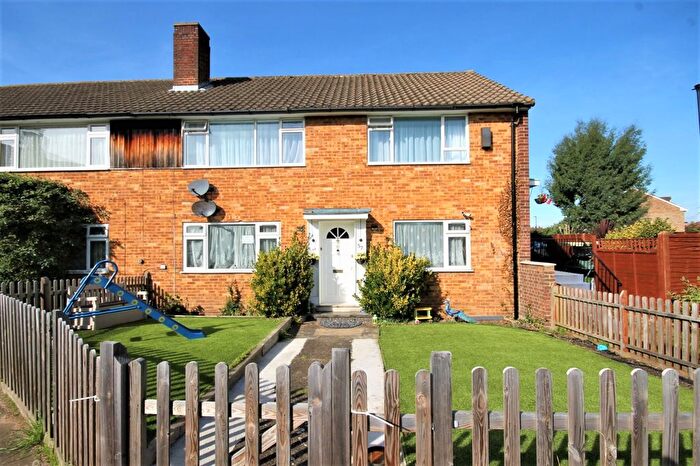 2 Bedroom Maisonette To Rent In Ludlow Road, Feltham, Greater London, TW13