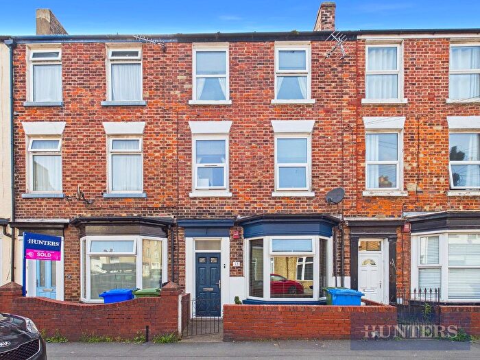 3 Bedroom Terraced House For Sale In Trafalgar Road, Scarborough, YO12