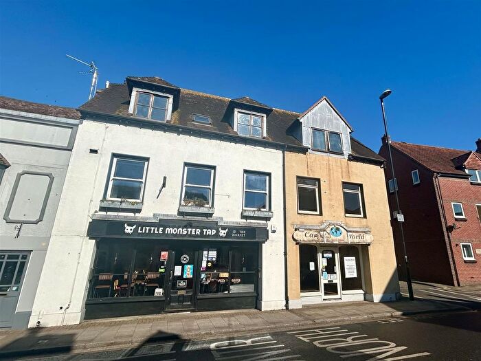 1 Bedroom Flat To Rent In The Hornet, Chichester, PO19