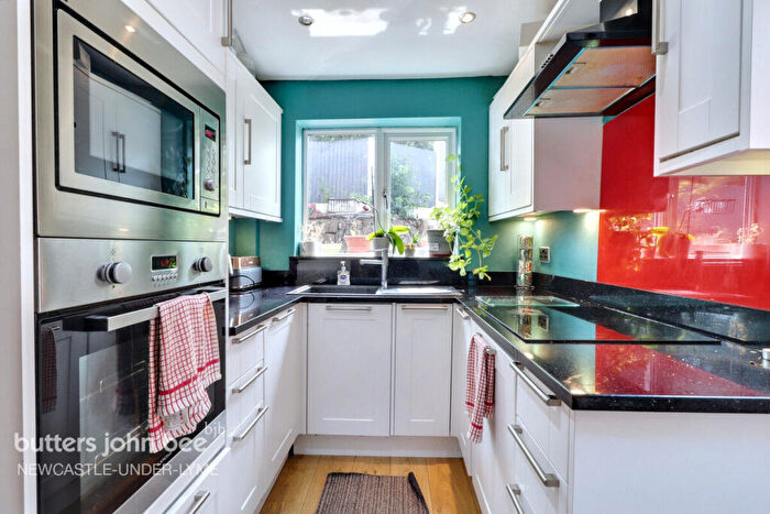 3 Bedroom Detached House For Sale In Briarbank Close, Stoke-on-trent, ST4