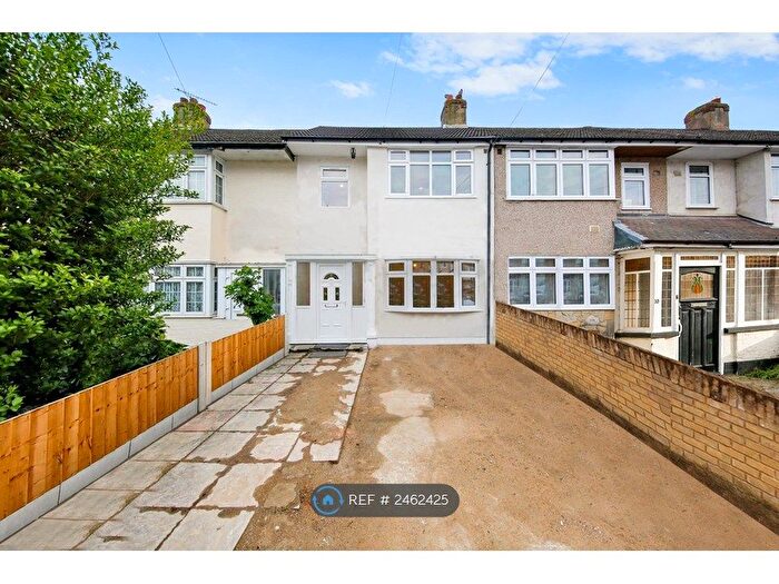 4 Bedroom Terraced House To Rent In Western Avenue, Dagenham, RM10