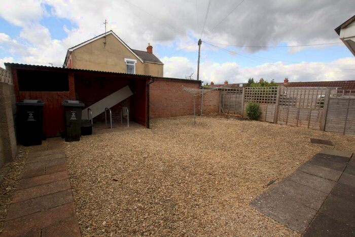 1 Bedroom Flat To Rent In Hythe Road, Swindon, SN1