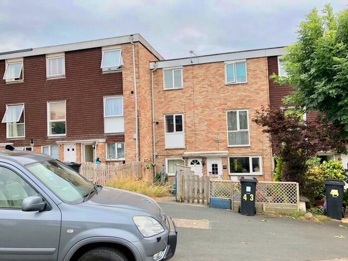 2 Bedroom Maisonette To Rent In Malvern Drive, Bristol, BS30