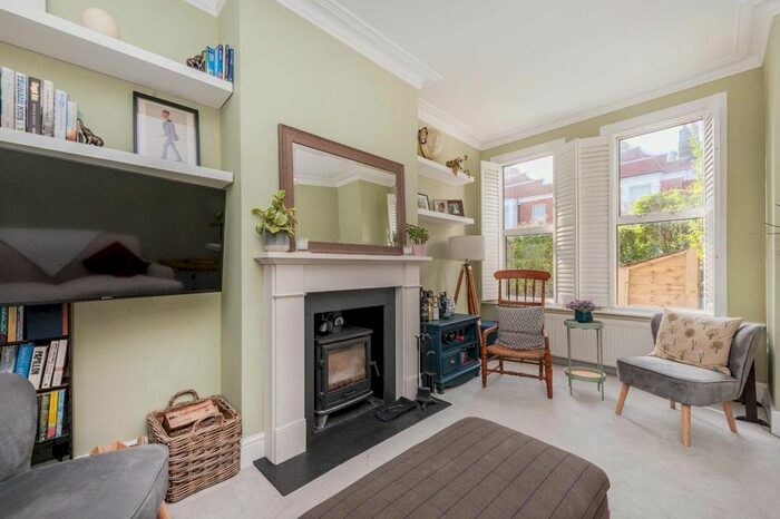 2 Bedroom Maisonette To Rent In Sternhold Avenue, London, SW2