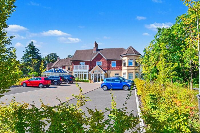 3 Bedroom Retirement Property For Sale In St Ives, BH24