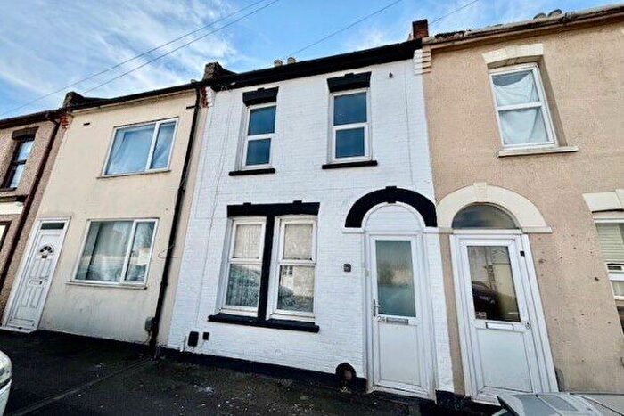 2 Bedroom Terraced House To Rent In Glencoe Road, Chatham, ME4